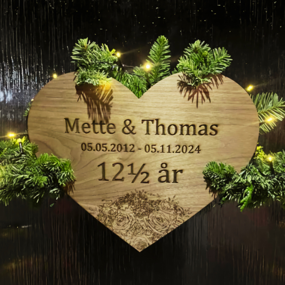 Kundebillede: Hjerte til æresport i laserskåret valnød finer