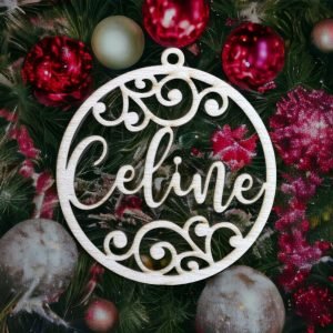 Personlig julekugle med navn i træ