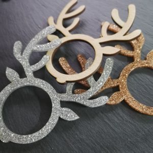 Servietring med rendyrmotiv i træ eller akryl